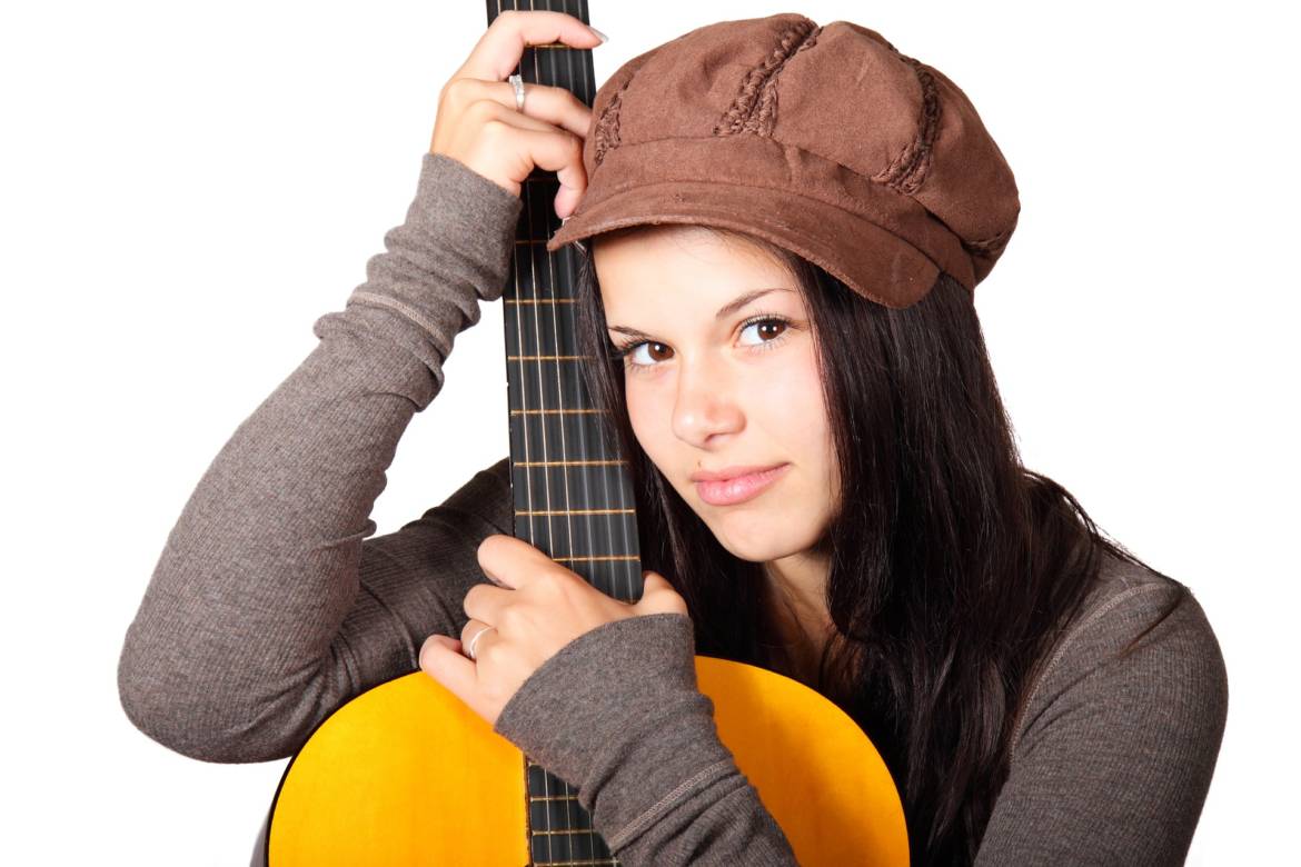 acoustic-guitar-15598_1920.jpg